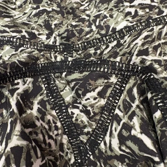 Lululemon x SoulCycle Philadelphia High-Rise Wunder Under Crop Size 6 - Picture 5 of 9